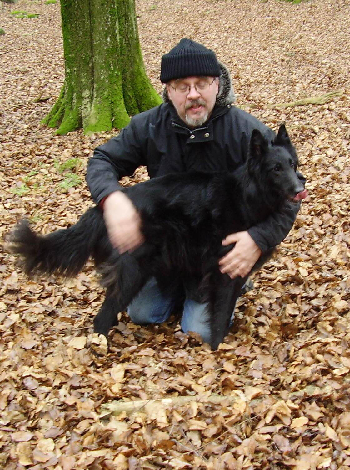 Gremlin och Stig p promenad i bokskogen med Amie, Myran och Josse + kamerakvinnan....